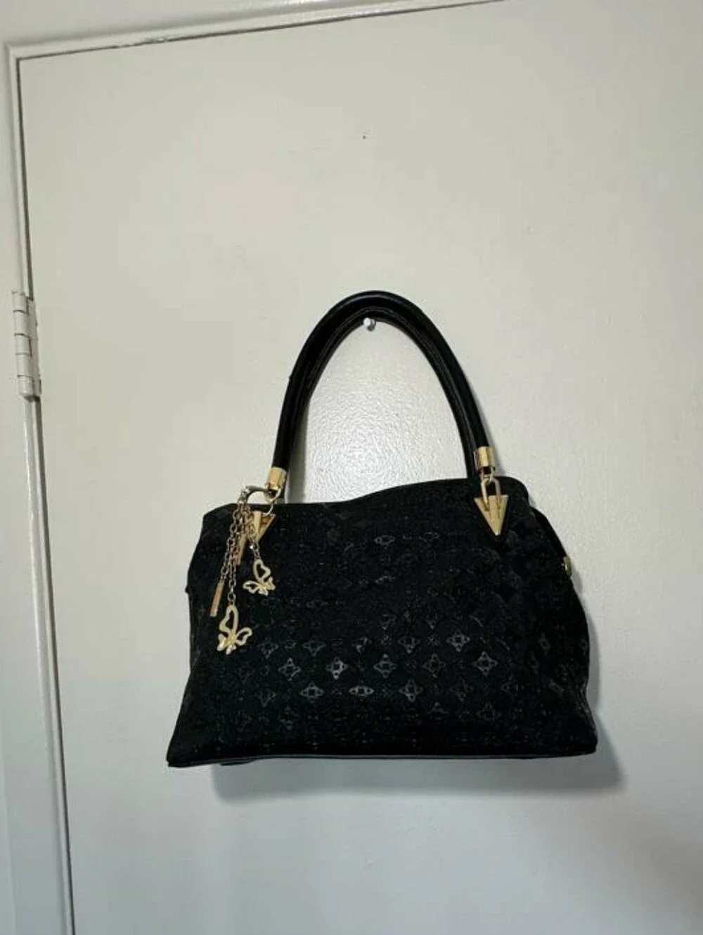 Black PU Leather Purse Handbag w/ Goldtone Hardware & Charm